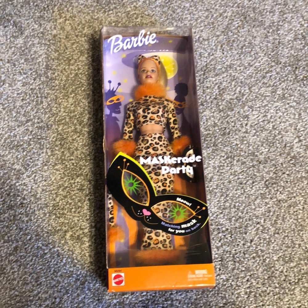 NIB Vintage Maskerade Barbie Halloween
